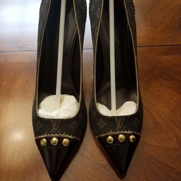louis vuitton classic pumps